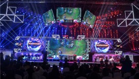 FNC战队主场作战捍卫东道主荣誉，凭借团队配合晋级胜者组半决赛