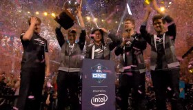 战术博弈与版本更新：英雄属性、装备数值调整下的战术调整指南