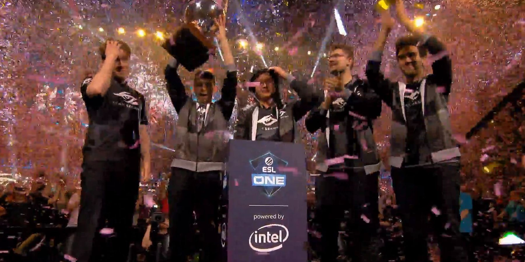 战术博弈与版本更新：英雄属性、装备数值调整下的战术调整指南-电竞比分网